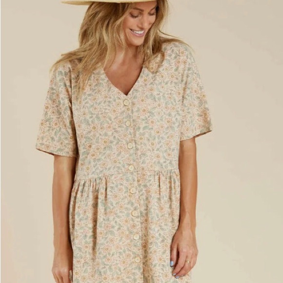 Rylee + Cru Dresses & Skirts - Rylee and cru floral button down dress
